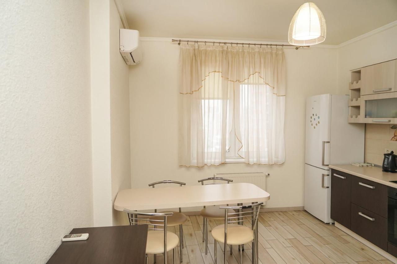 Kyiv Apartment On Chornovola 27 Εξωτερικό φωτογραφία